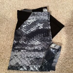 The North Face Black and Gray Snakeskin Leggings